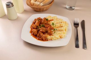 Tocanita de purcel si pilaf de orez