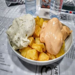 Patatas bravas
