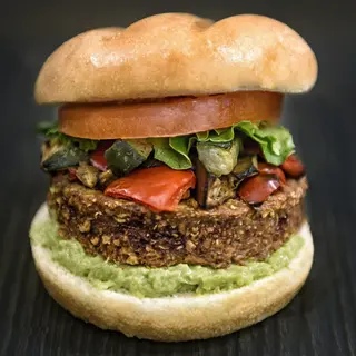 Burger Vegana Beyond & Patatas Rustik