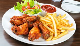 Platou aripioare de pui pane