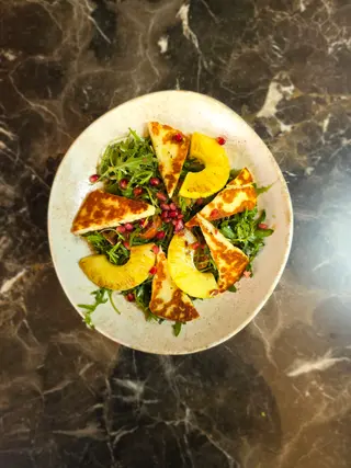 Salata cu Halloumi la gratar