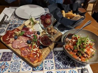 Tábua de Queijos e Enchidos