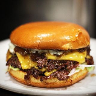 Dublu Home Cheeseburger
