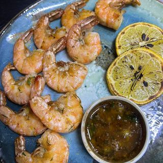 Shrimp fried in soy garlic sauce