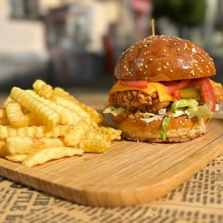 ხრაშუნა ქათმის ბურგერი