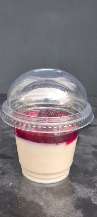 Panacota sa šumskim voćem