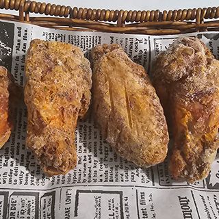 Alitas De Pollo Con Patatas Fritas