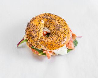 Bagel Salmón
