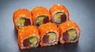 Рол каліфорнія з тунцем