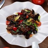 Говядина жареная с острым соусом
