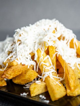 Пържени картофи със сирене (250г)