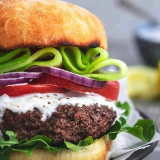 Menú Hamburguesa Doble De Ternera Con Queso De Cabra 220g