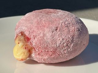 Пончик рожевий (80g)