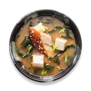 Zupa miso z węgorzem