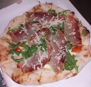 Pizza classica primavera