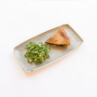 Pizza ripiena di salsiccia e friarieli