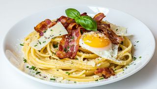 Spaghetti Carbonara in stil italian