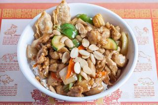 34. Pollo con mandorle