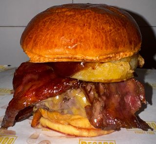 Burger Times Square + Patatas Fritas