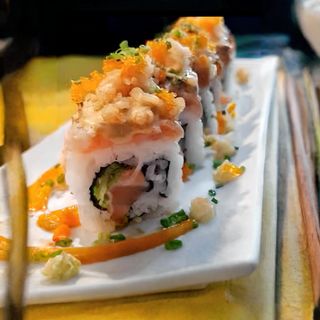 U51. Spicy tonno uramaki