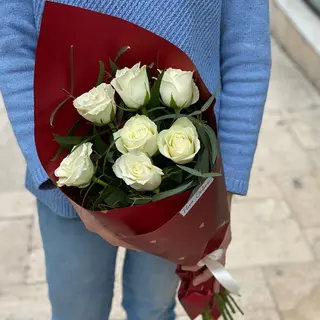 7 White roses