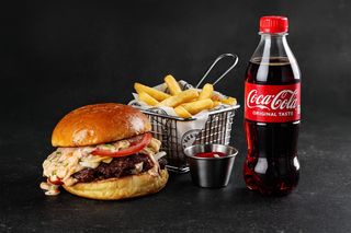 Комбо Бургер THIS IS БІГ БІФ БУРГЕР + картопля фрі + coca cola 0,5