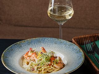 Паста Pinot Grigio з креветками (250g)