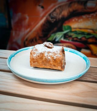 Яблучний штрудель з горіхами