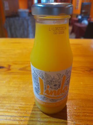 Zumo Lindo De Mandarina Y Romero