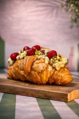 Pistać malina kroasan