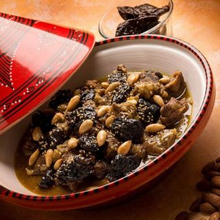 Tagine De Viande Aux Pruneaux