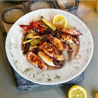 Lignje punjene gamborima porcija 600 gr