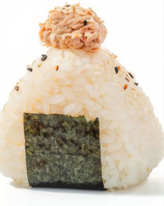 120. Onigiri de Salmón Cocido (1 Pz.)