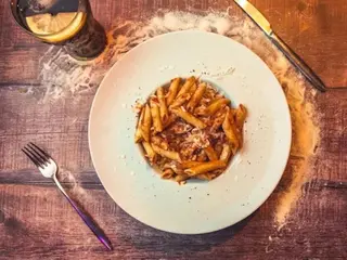 PENNE BOLOÑESA