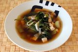 Sopa de Tofu con Pak Choi Verde