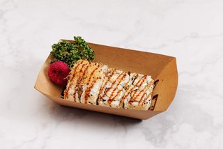 51. Uramaki Salmone Fritto