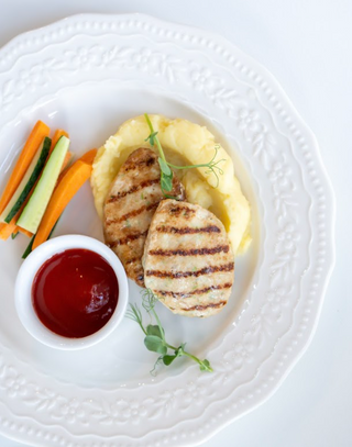 Котлетки на гриле с картофельным пюре