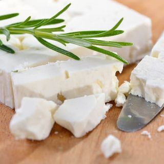 Brânza telemea de vaca