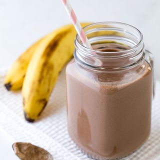 Batido Vegano Con Proteína De Chocolate Y Plátano