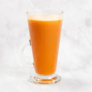 Świeży sok marchewkowo-gruszkowo-jabłkowy