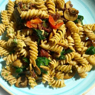 Spinach, Mushroom, Sundried tomato