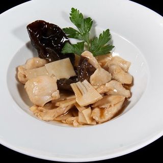 Pollo con funghi e bambù