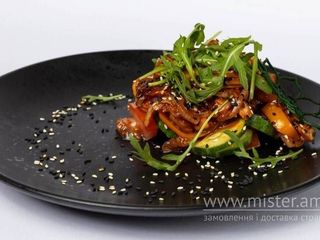 Салат Теплий із рваною свининою (260g)