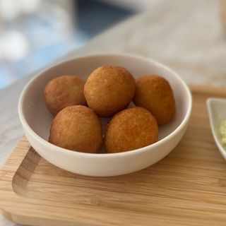 Bolinhas de Queijo