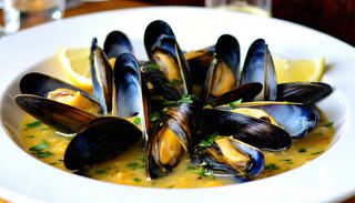 midii în sos de vin