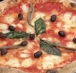 Pïzza Napoletana (30 Cm.)