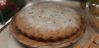 dolce all'amaretto con cioccolato fondente