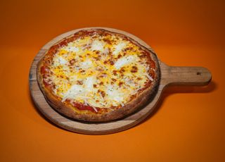 Pizza Cuatro Quesos (27 Cm.)