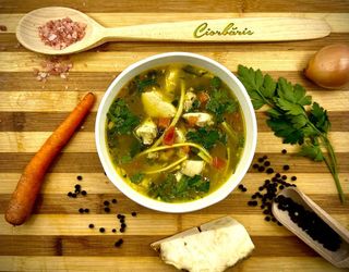 Supă de pui cu tăiței