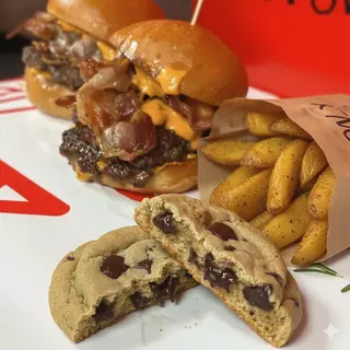 Smash burger + patatine + Cookies + bibita